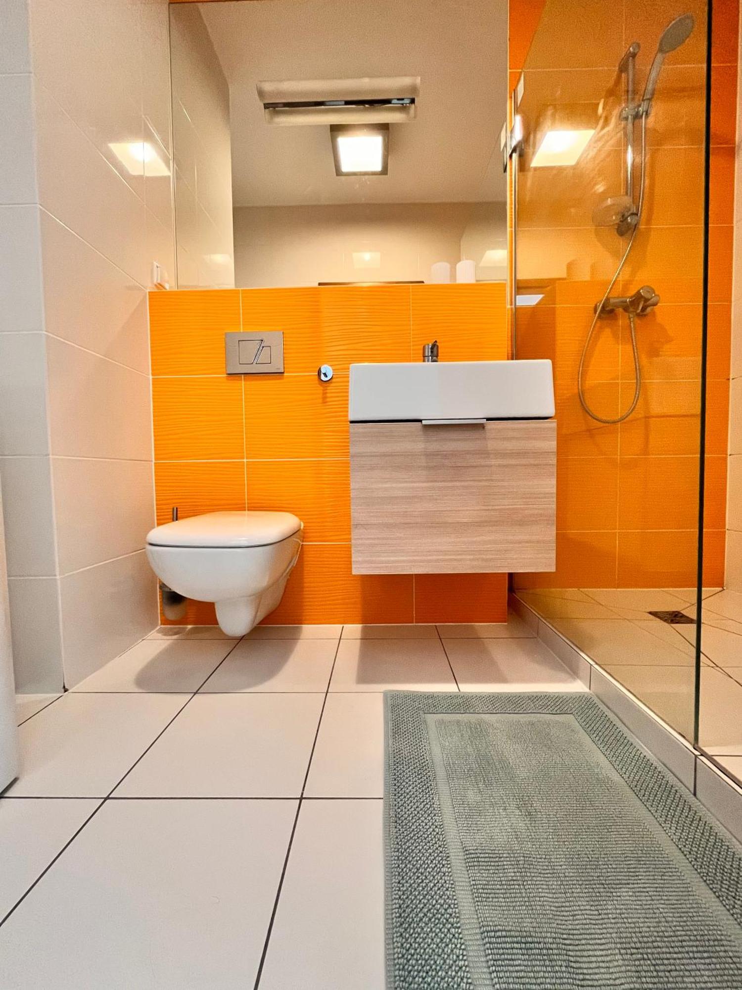 Mercury Two-Bedroom Apartment & Parking Świnoujście Buitenkant foto